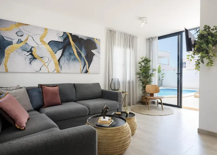 Flamboyan יאיזה